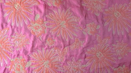 Jacquard Flowers Pink