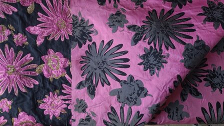 Jacquard Flowers Black