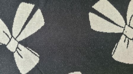 Knitted Punta Jacquard Bow Tie