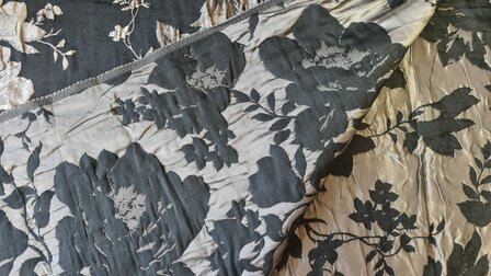 Crashed Jacquard Flowers Beige