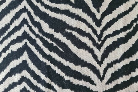 Knitted Punta Jacquard Zebra