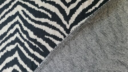 Knitted Punta Jacquard Zebra