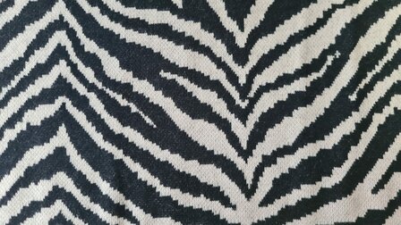 Knitted Punta Jacquard Zebra