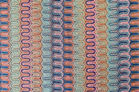 Knitted Zig Zag Shiny Coral