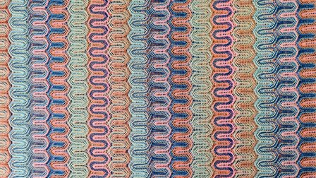 Knitted Zig Zag Shiny Coral