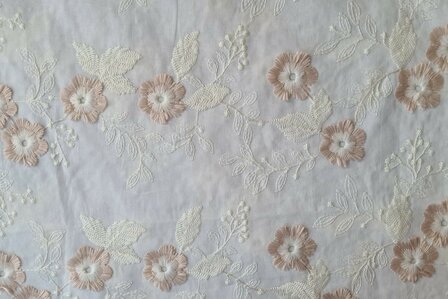 Cotton Embroidery Off White / Sand