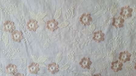 Cotton Embroidery Off White / Sand