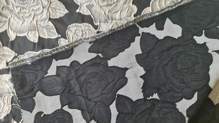 Jacquard Roses Grey