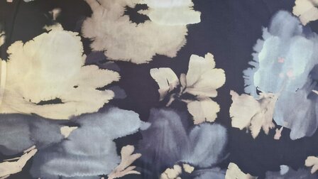 Viscose Stretch Fluid Flowers Grey