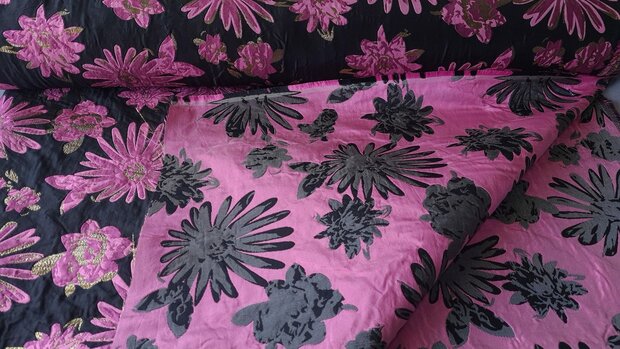 Jacquard Flowers Black