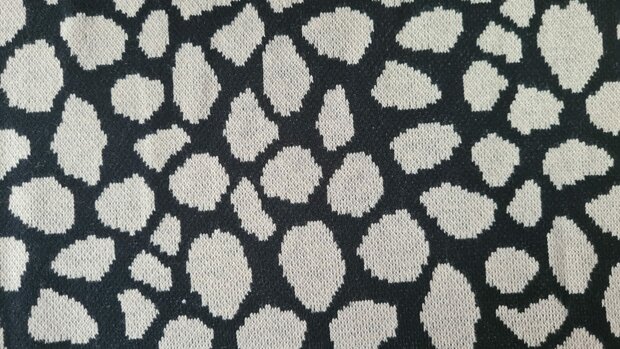 Knitted Punta Jacquard Dot