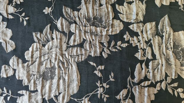 Crashed Jacquard Flowers Beige