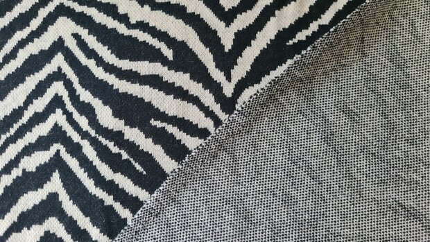 Knitted Punta Jacquard Zebra