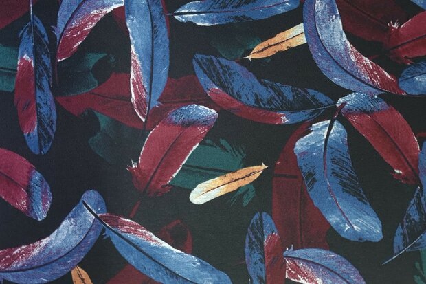 Punta Feathers Black