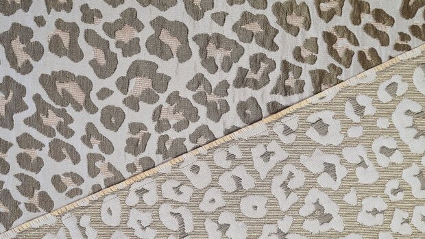 Jacquard Animal Khaki