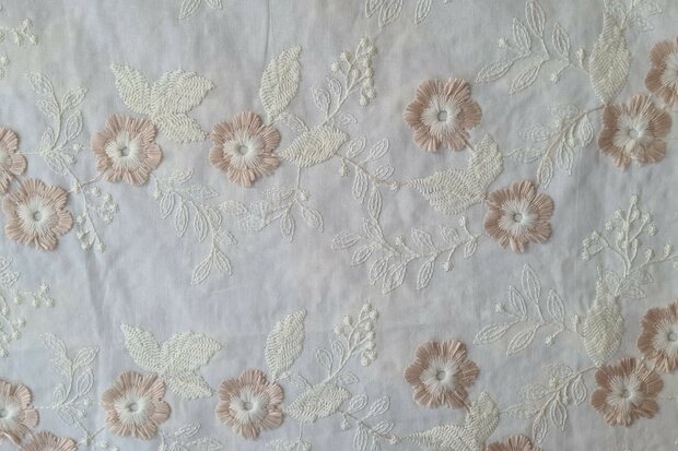 Cotton Embroidery Off White / Sand