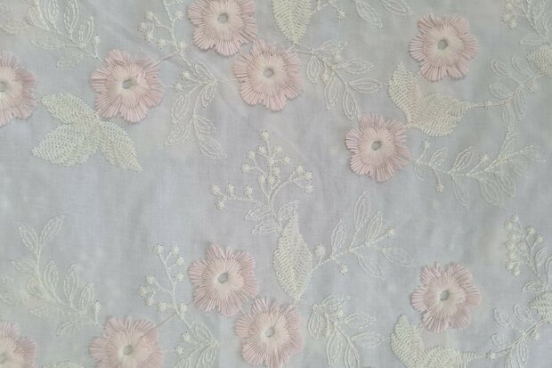 Cotton Embroidery Off White / Nude