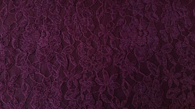 Lace Deluxe Wine Red