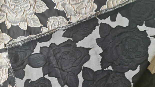 Jacquard Roses Grey