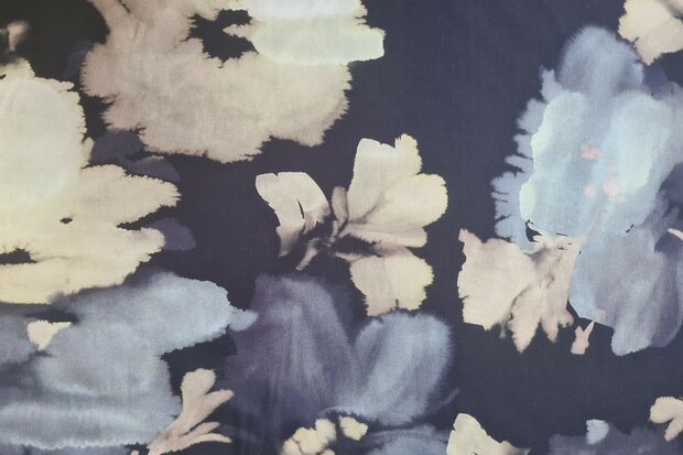 Viscose Stretch Fluid Flowers Grey