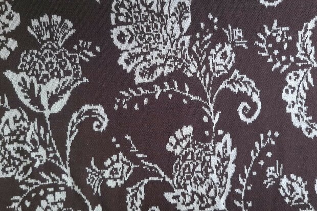 Knitted Jacquard Flowers Brown