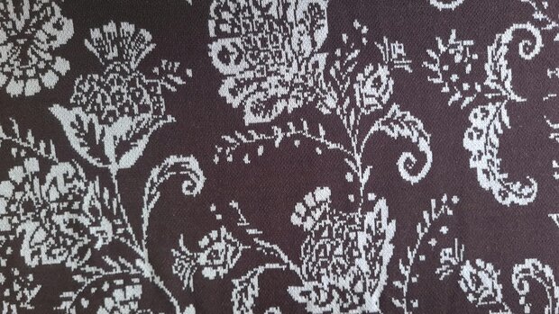 Knitted Jacquard Flowers Brown