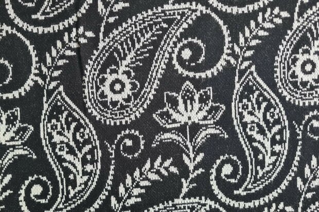 Knitted Jacquard Paisley Black