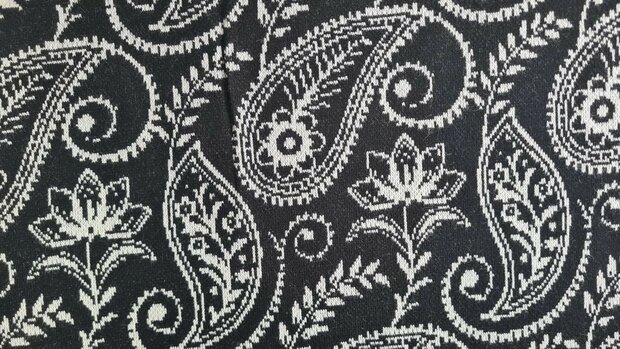 Knitted Jacquard Paisley Black